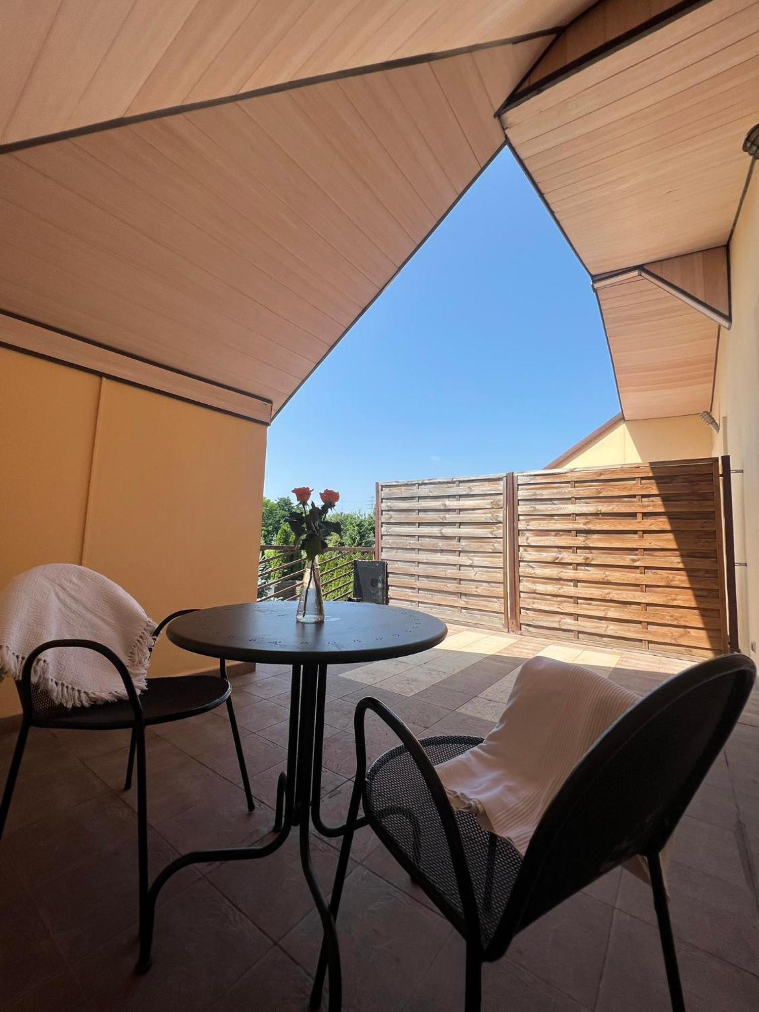 Bedrooms 3 Maja 15A Λοτζ Εξωτερικό φωτογραφία
