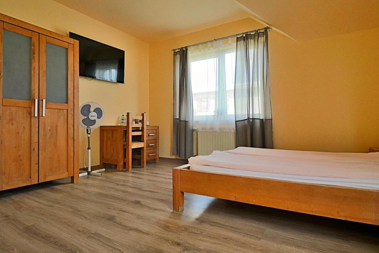 Bedrooms 3 Maja 15A Λοτζ Εξωτερικό φωτογραφία